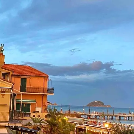 Case Da Amare - Vista Mare A 30 Metri Dalla Spiaggia Alassio Exterior photo